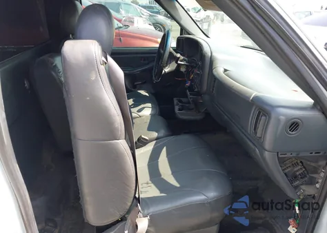 2000 Chevrolet Silverado 2500 из США, поврежденный, VIN 1GCGK24U5YZ268938